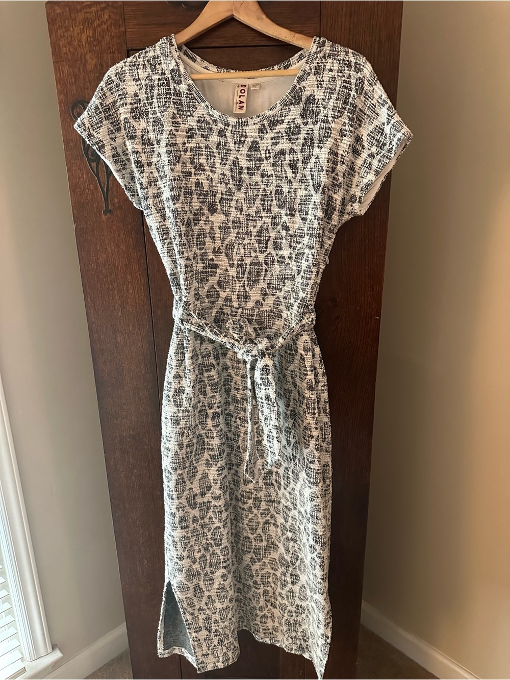Dolan by Anthropologie Taleen Textured Tie-Waist Midi Dress Size Medium - Picture 3 of 8
